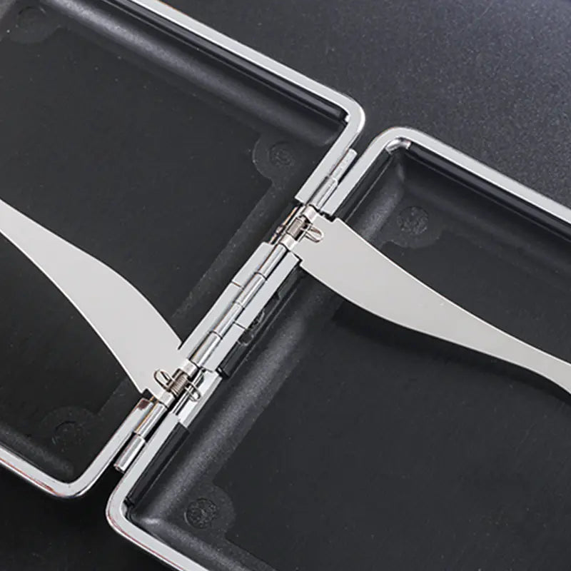 Metal Cigarette Case with Grid Pattern for Men and Women